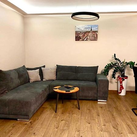 شقة Stary Toruń  في Apartament Sajowy Z Miejscem Postojowym W Garazu Podziemnym المظهر الخارجي الصورة