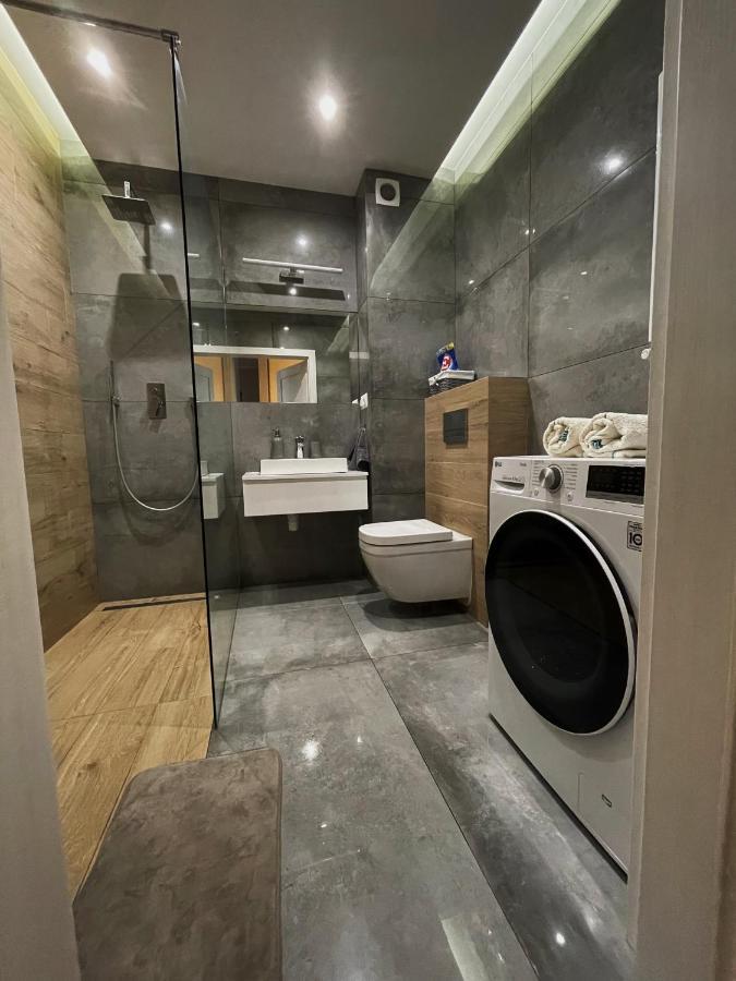 شقة Stary Toruń  في Apartament Sajowy Z Miejscem Postojowym W Garazu Podziemnym المظهر الخارجي الصورة
